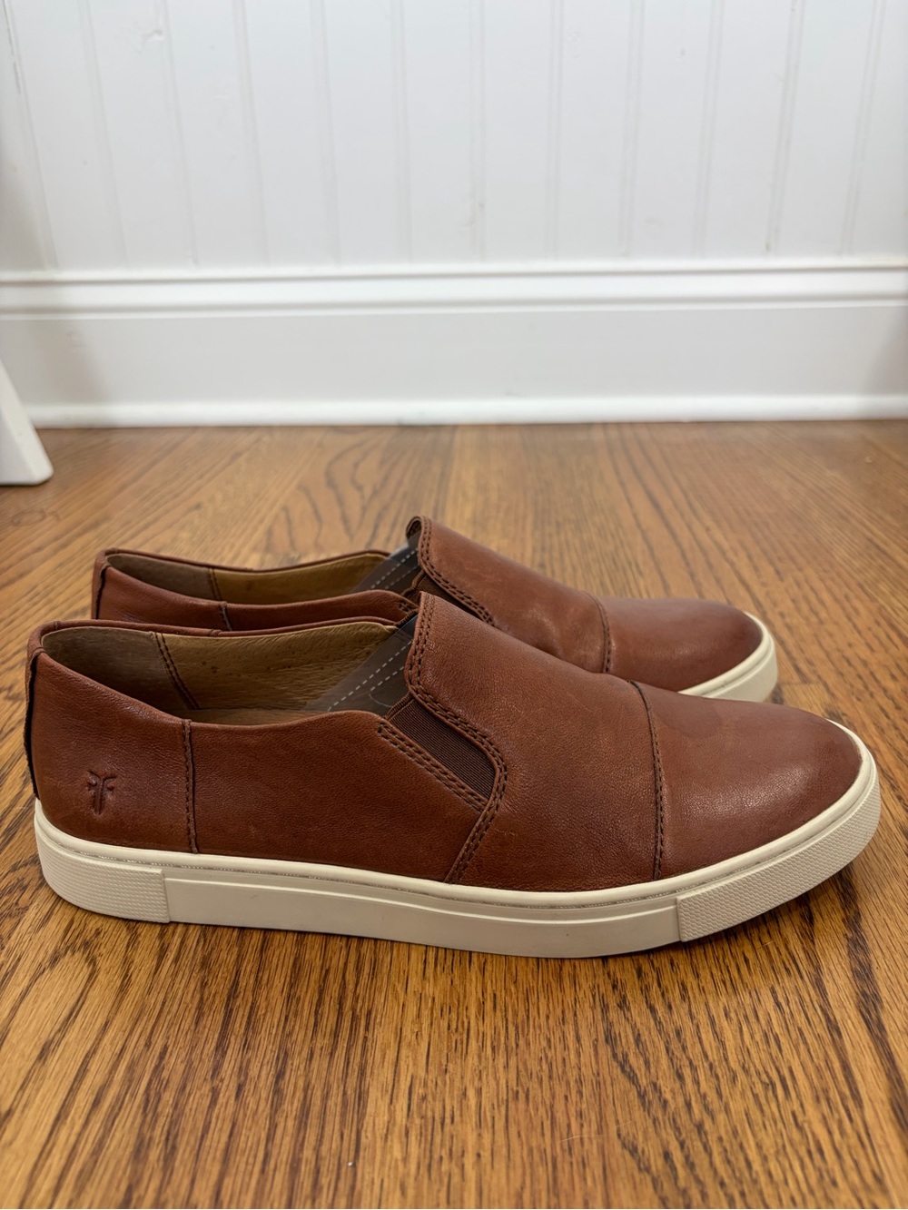 FRYE Ivy Slip On Leather Sneakers (8.5)